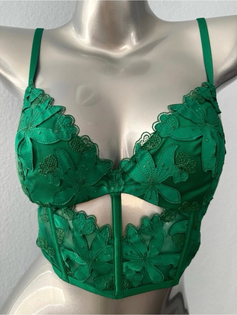 XS Victoria's Secret Bra Corset Top Green Floral
Appliqué